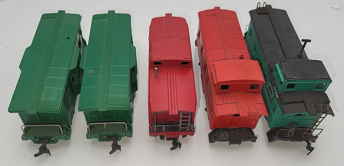 Bachmann & Other HO Scale Assorted Cabooses: 645, 478281, 0837, 33519 [5] VG