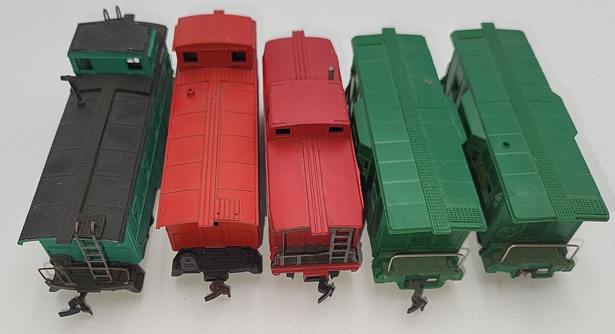 Bachmann & Other HO Scale Assorted Cabooses: 645, 478281, 0837, 33519 [5] VG