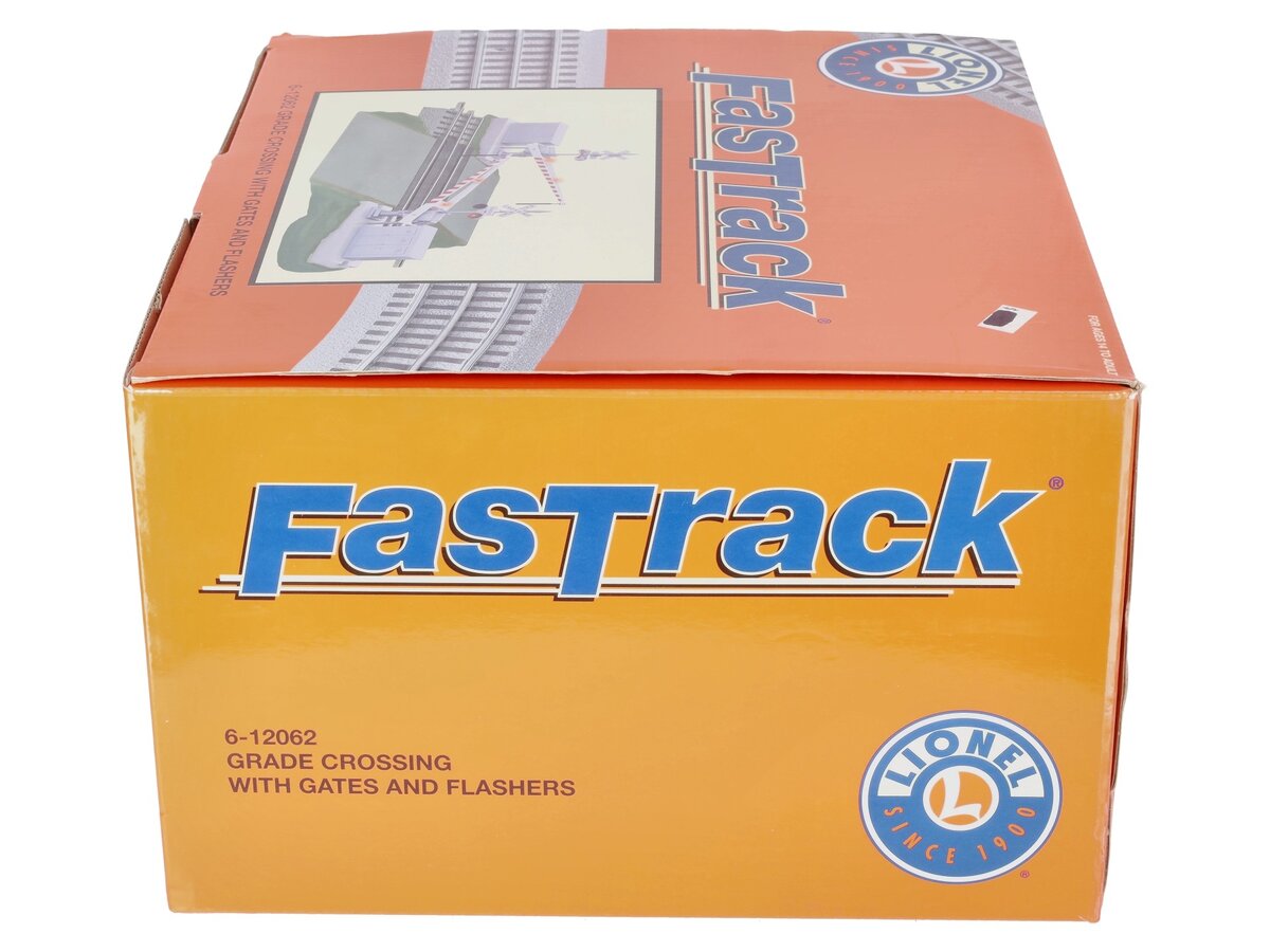 Lionel 6-12062 O Grade Crossing With Gates & Flashers EX/Box