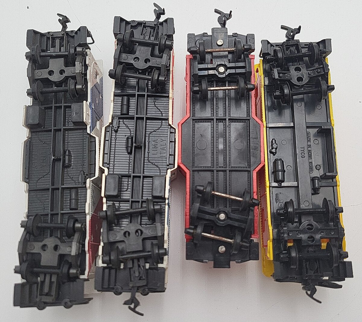 Lima & Other HO Scale Assorted Cabooses: 183, 33618 [4] VG