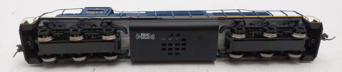 Bachmann 67202 HO CSX EMD SD40-2 Diesel Locomotive (Modified) #8013 VG