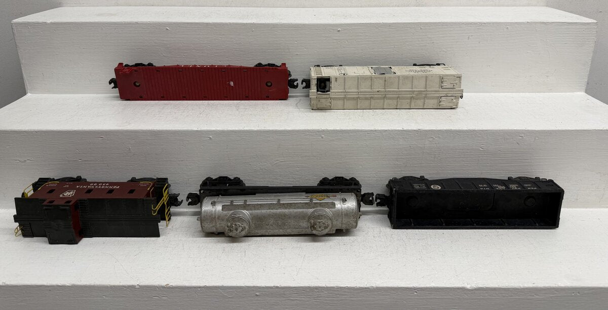 Lionel Vintage O Freight Cars: 2452X, 2465, 3472, 6800 [5] VG