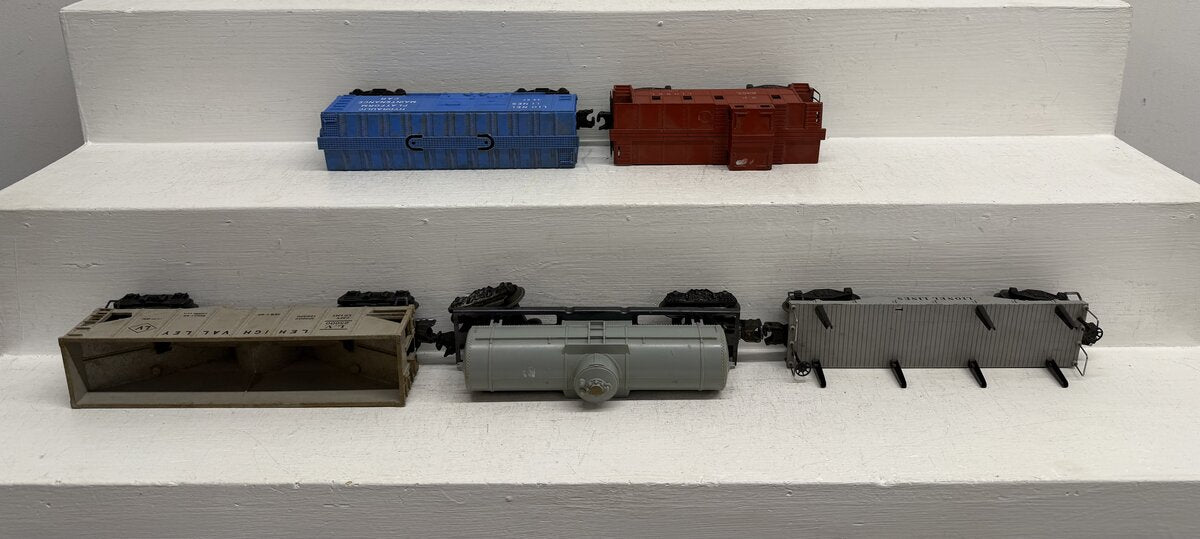 Lionel Vintage O Freight Cars: 2411, 3357, 6357, 6476 [5] VG