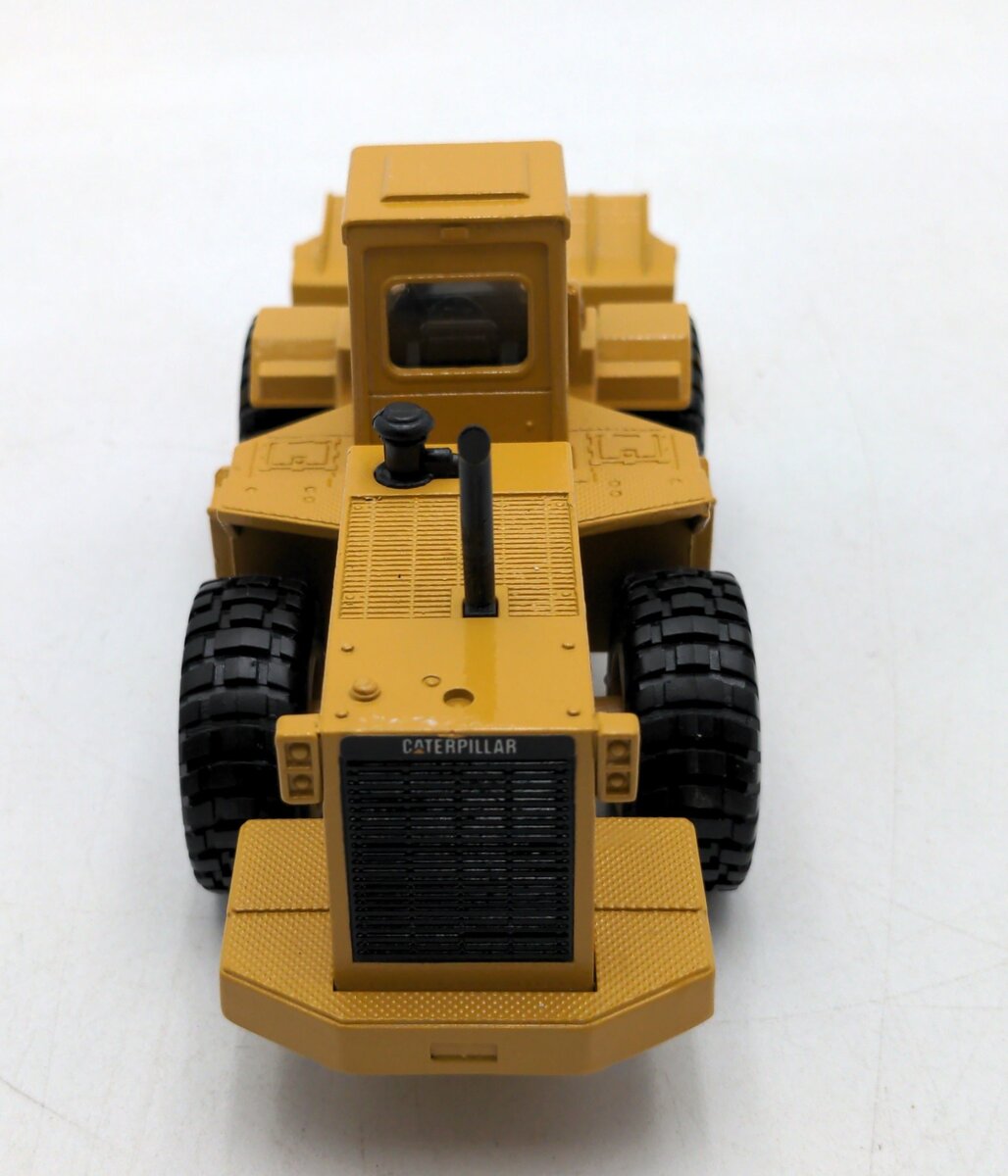Ertl 2435 1:50 Scale Mighty Movers Caterpillar 988B Wheel Loader EX/Box