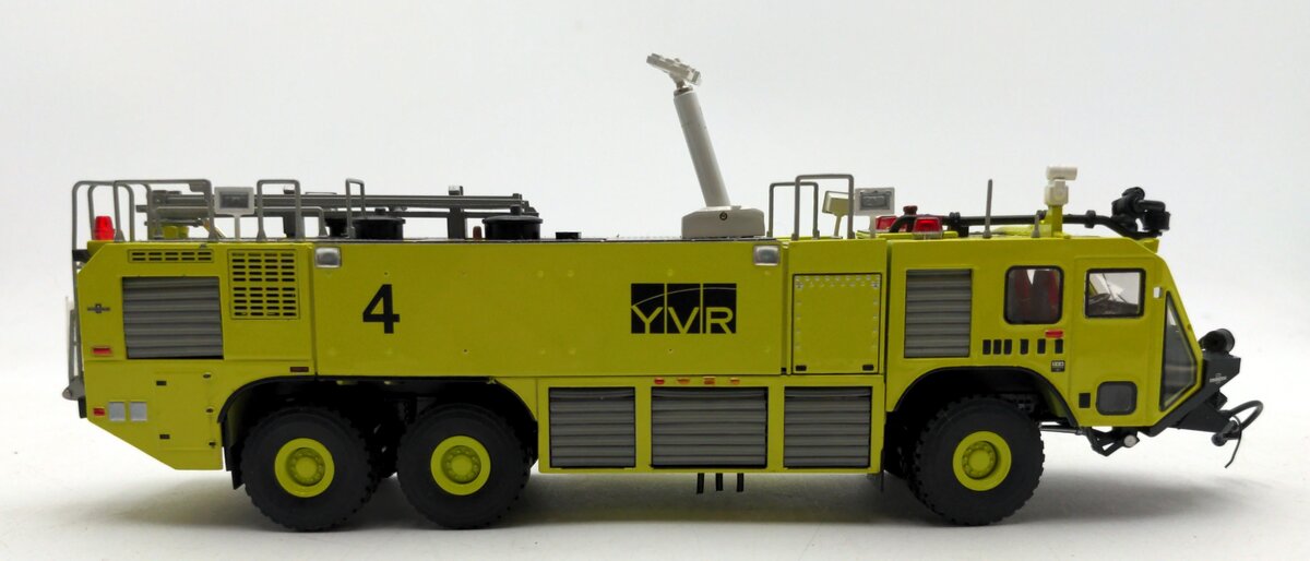 TWH Collectibles 078-01091 1:50 Scale Oshkosh Striker 3000 Airport Truck - YVR EX