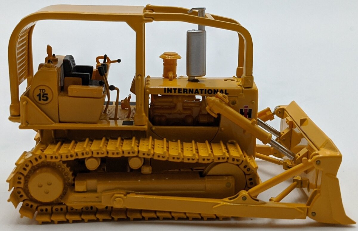 First Gear 50-3059 1:50 Scale International Harvester TD-15 Crawler Dozer NIB