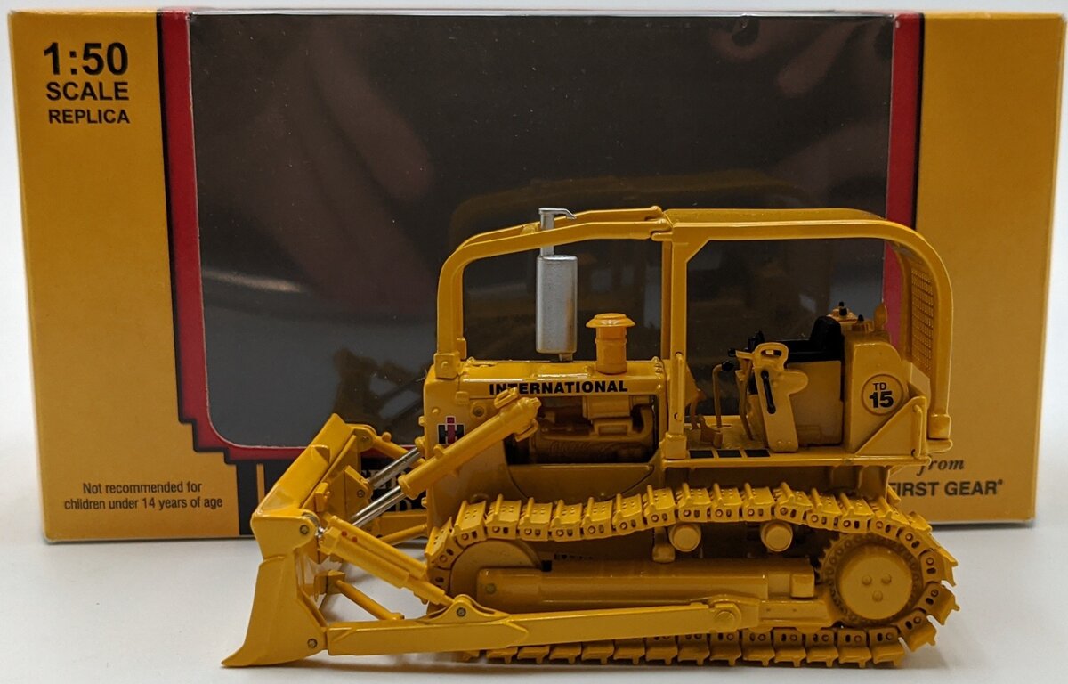 First Gear 50-3059 1:50 Scale International Harvester TD-15 Crawler Dozer NIB