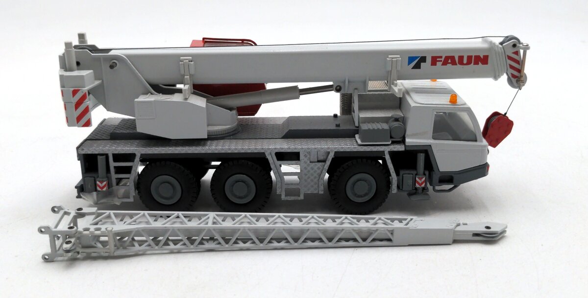 Conrad 2099 1:50 Tadano FAUN ATF 45-3 3-Axle Mobile Crane LN