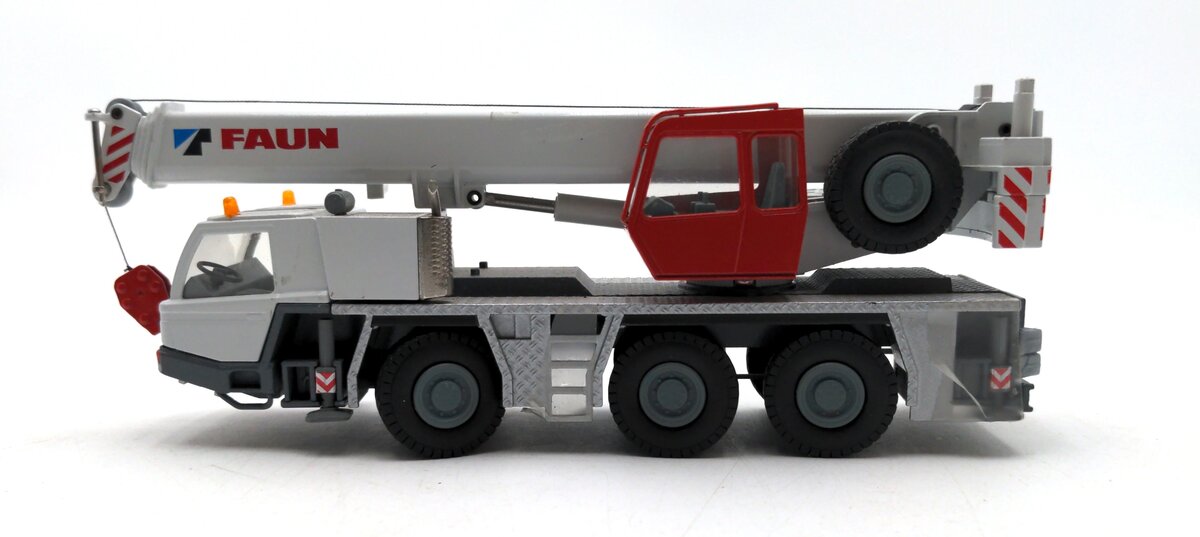 Conrad 2099 1:50 Tadano FAUN ATF 45-3 3-Axle Mobile Crane LN