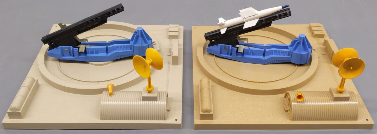 Lionel 443 Vintage O Missile Launching Platform w/Exploding Ammunition Dump [2] VG/Box