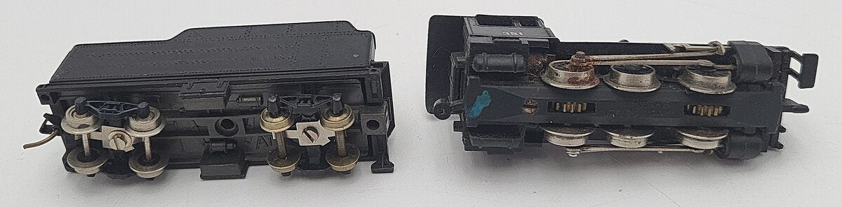 Arnold N Scale Steam Locomotive & Tender #381 VG