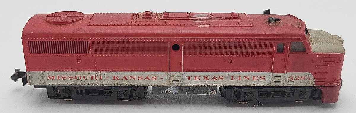 Atlas 4102 N Scale Missouri-Kansas-Texas FA-1 Diesel Locomotive #328A VG