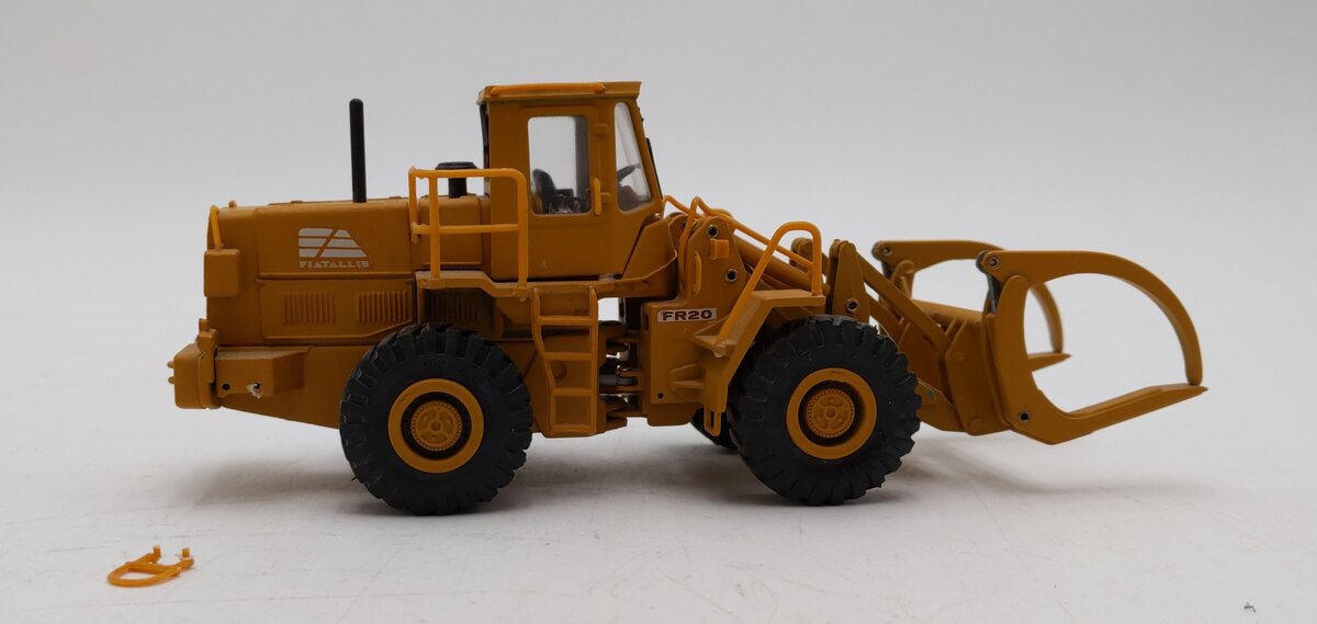 Old Cars 605 1:50 Scale Fiat Allis FR20 Log Loader NEW