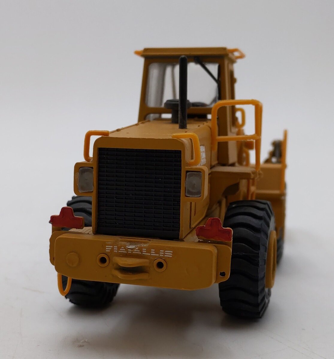 Old Cars 605 1:50 Scale Fiat Allis FR20 Log Loader NEW