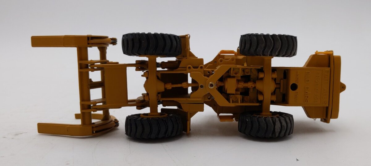 Old Cars 605 1:50 Scale Fiat Allis FR20 Log Loader NEW