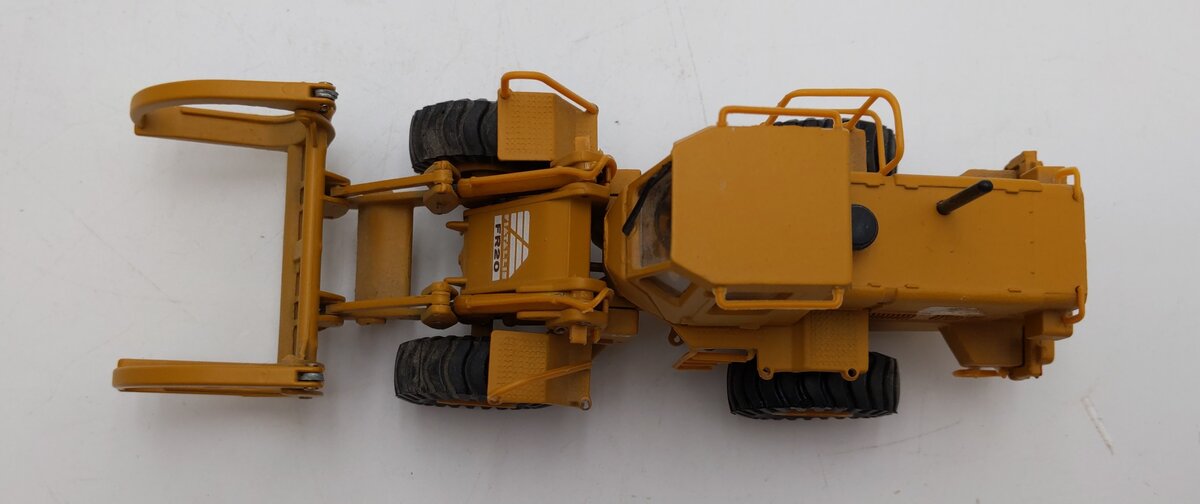 Old Cars 605 1:50 Scale Fiat Allis FR20 Log Loader NEW