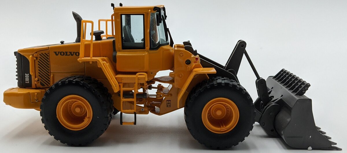 Motorart 1:50 Volvo L180E Front End Loader NIB