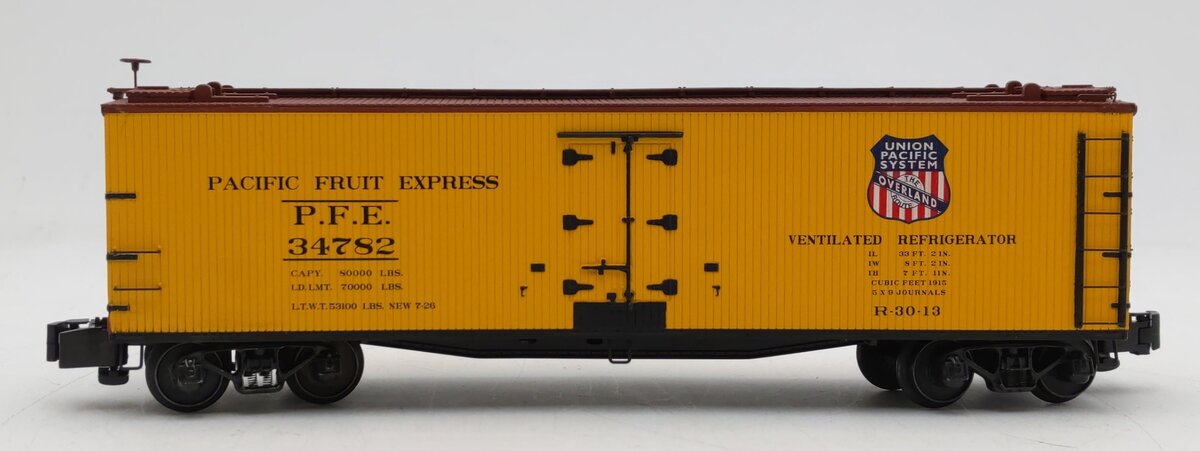 S-Helper 00499 S Gauge Southern Pacific PFE Reefer Car #34782 EX/Box