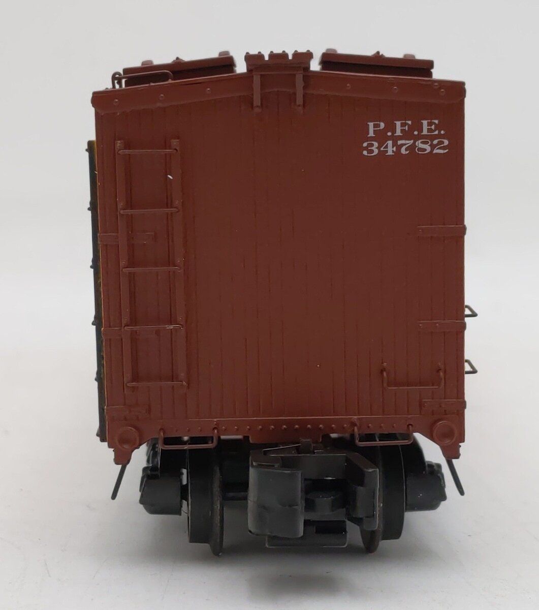 S-Helper 00499 S Gauge Southern Pacific PFE Reefer Car #34782 EX/Box