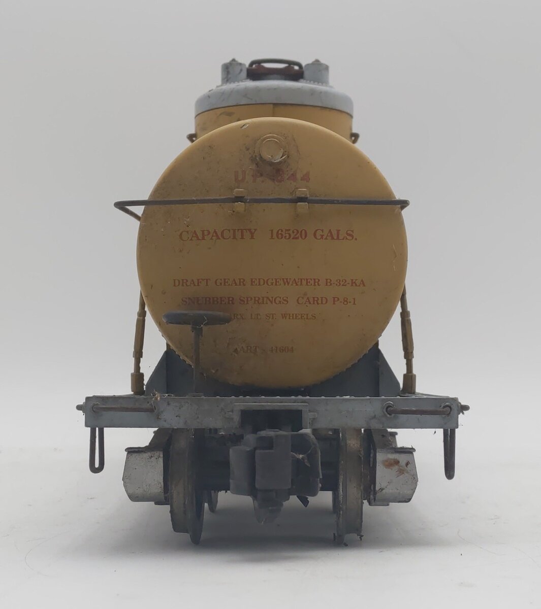Aristo-Craft 41604 G Scale Union Pacific Triple Dome Tank Car