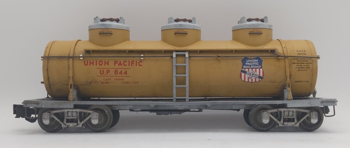 Aristo-Craft 41604 G Scale Union Pacific Triple Dome Tank Car