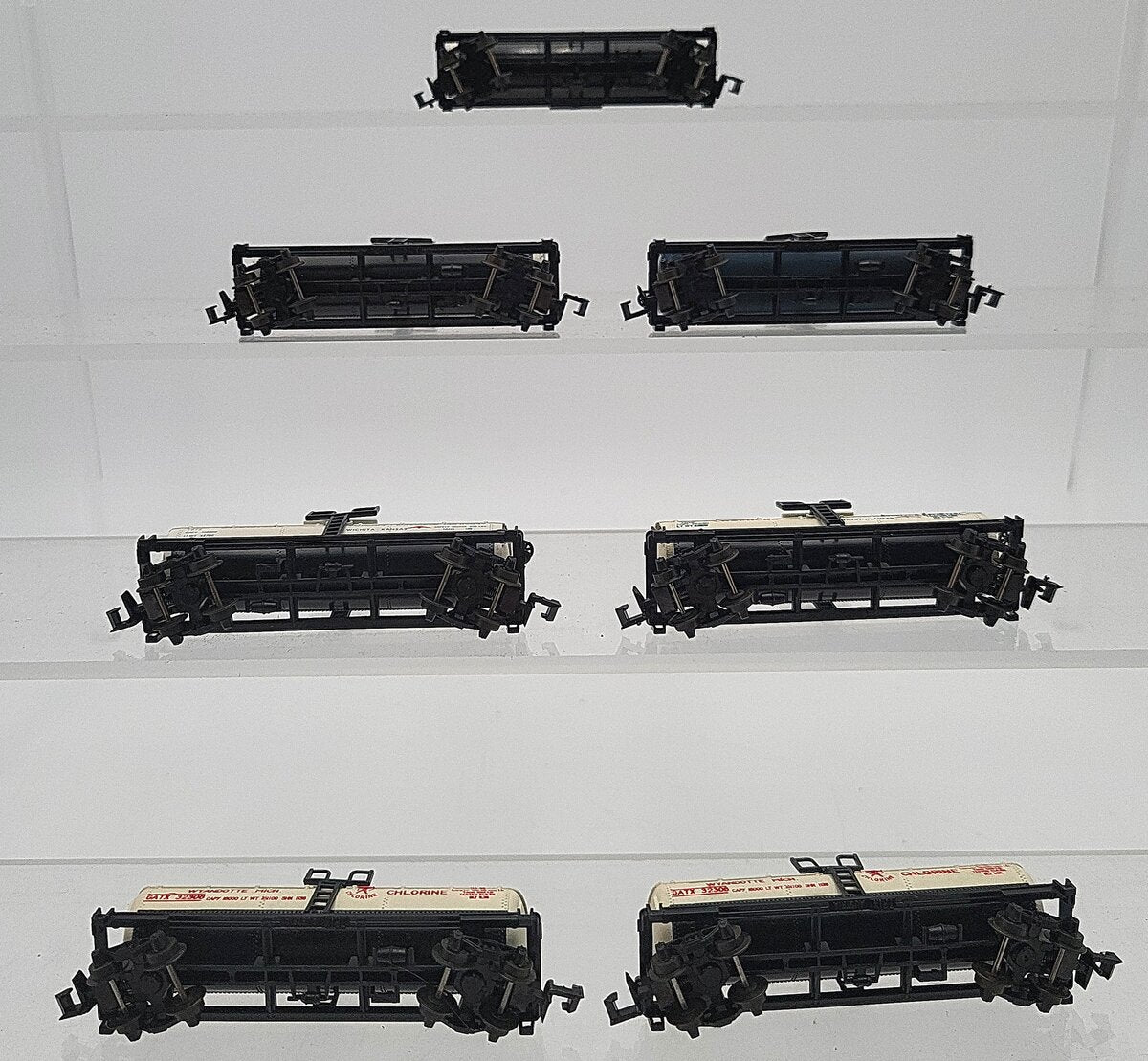 Atlas & Aurora N Scale Assorted Tank Cars: 2262, 2264, 2263, 4884 [7] EX