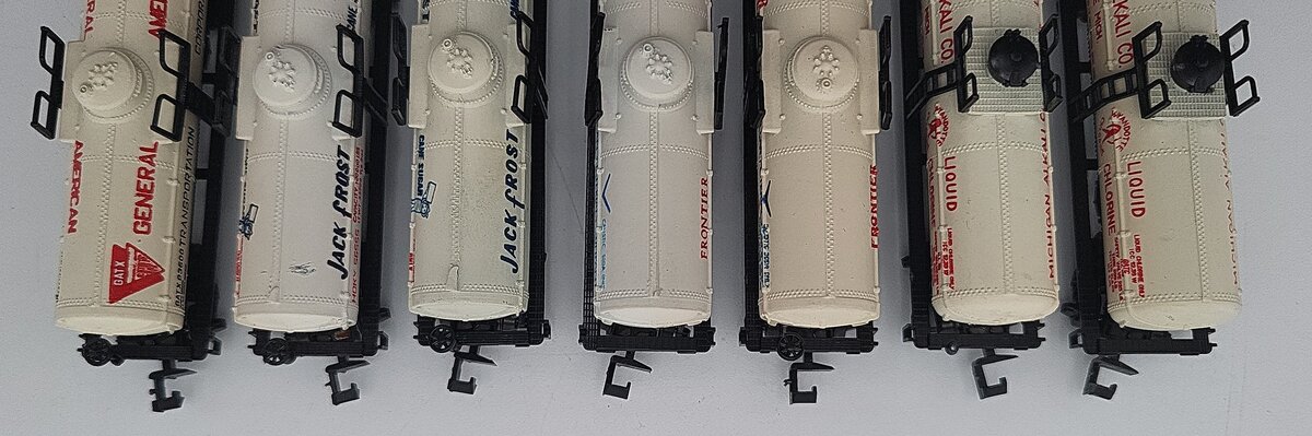 Atlas & Aurora N Scale Assorted Tank Cars: 2262, 2264, 2263, 4884 [7] EX