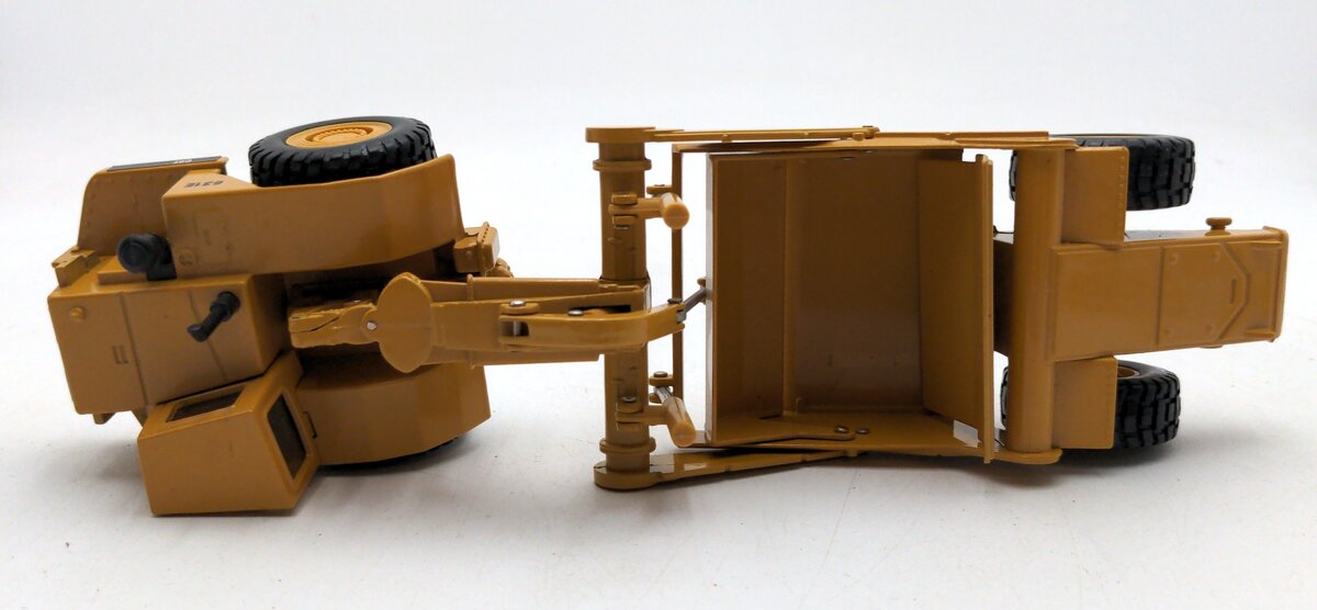 Ertl 2430 1:50 Mighty Movers Replica Caterpillar 631E Wheel Tractor Scraper LN