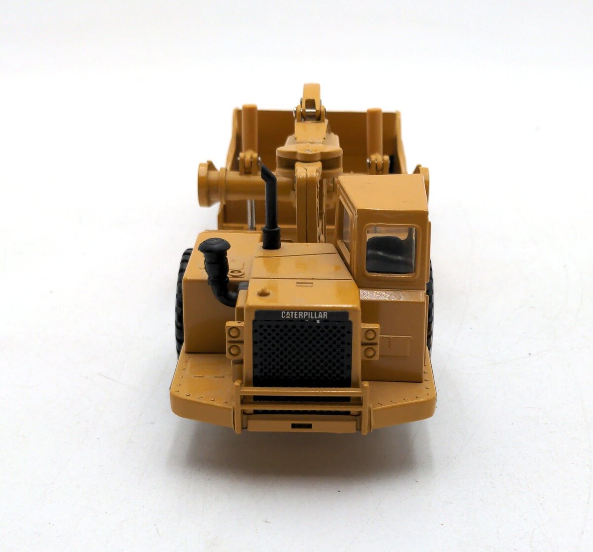 Ertl 2430 1:50 Mighty Movers Replica Caterpillar 631E Wheel Tractor Scraper LN