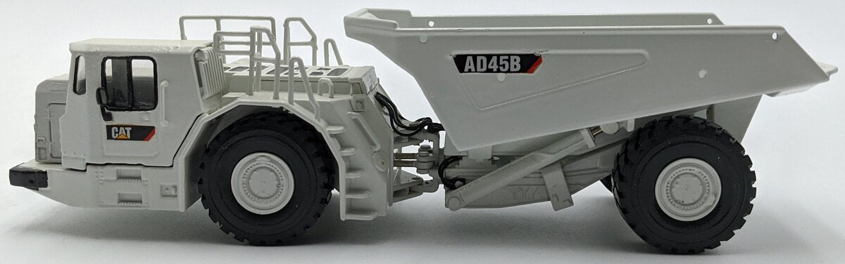 Norscot 55191 1:50 Caterpillar AD45B Underground Articulated Truck - White NIB