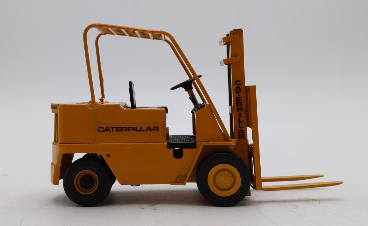 Gescha 215 1:25 Scale Caterpillar Forklift LN