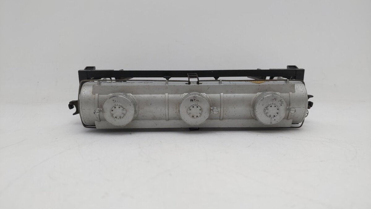 Lionel 6-16152 O Gauge Sunoco 3-Dome Tank Car #6415 EX