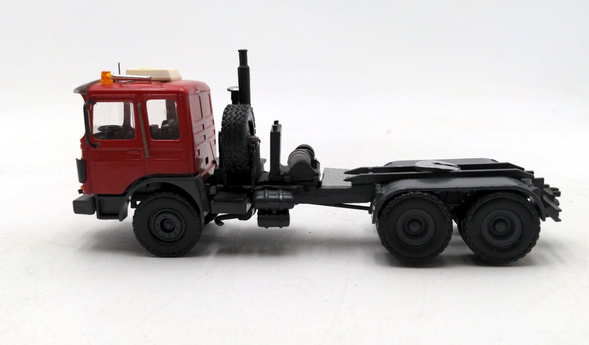 Conrad 3109 1:50 MAN 6X4 Tractor Unit w/Aircon Unit & Winch LN/Box