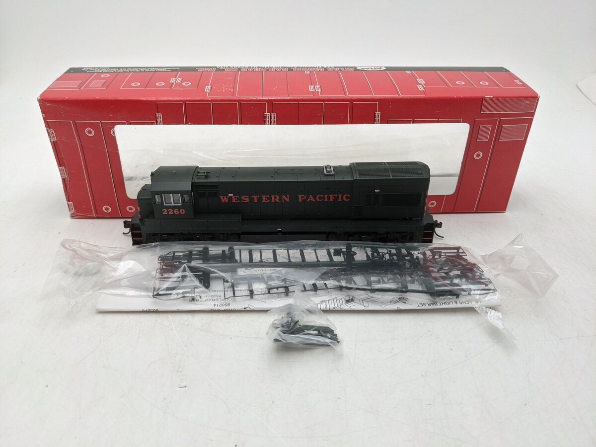 Atlas 8680 HO Scale Western Pacific Road GE U23B Diesel Locomotive #2260 EX/Box