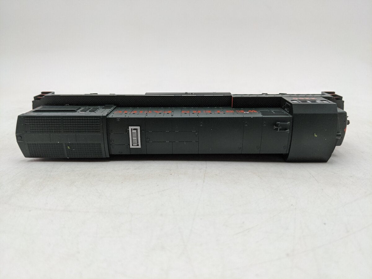 Atlas 8680 HO Scale Western Pacific Road GE U23B Diesel Locomotive #2260 EX/Box