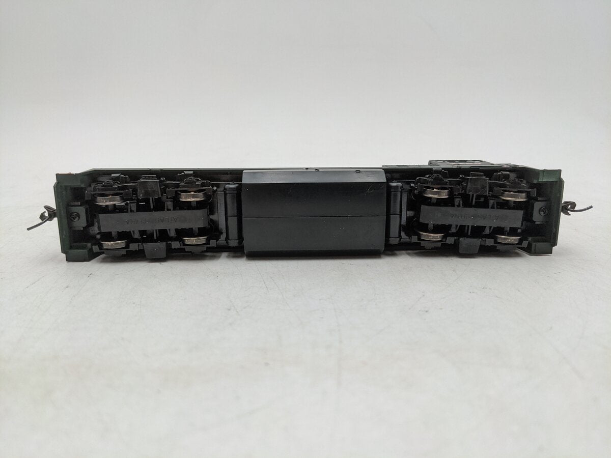 Atlas 8680 HO Scale Western Pacific Road GE U23B Diesel Locomotive #2260 EX/Box