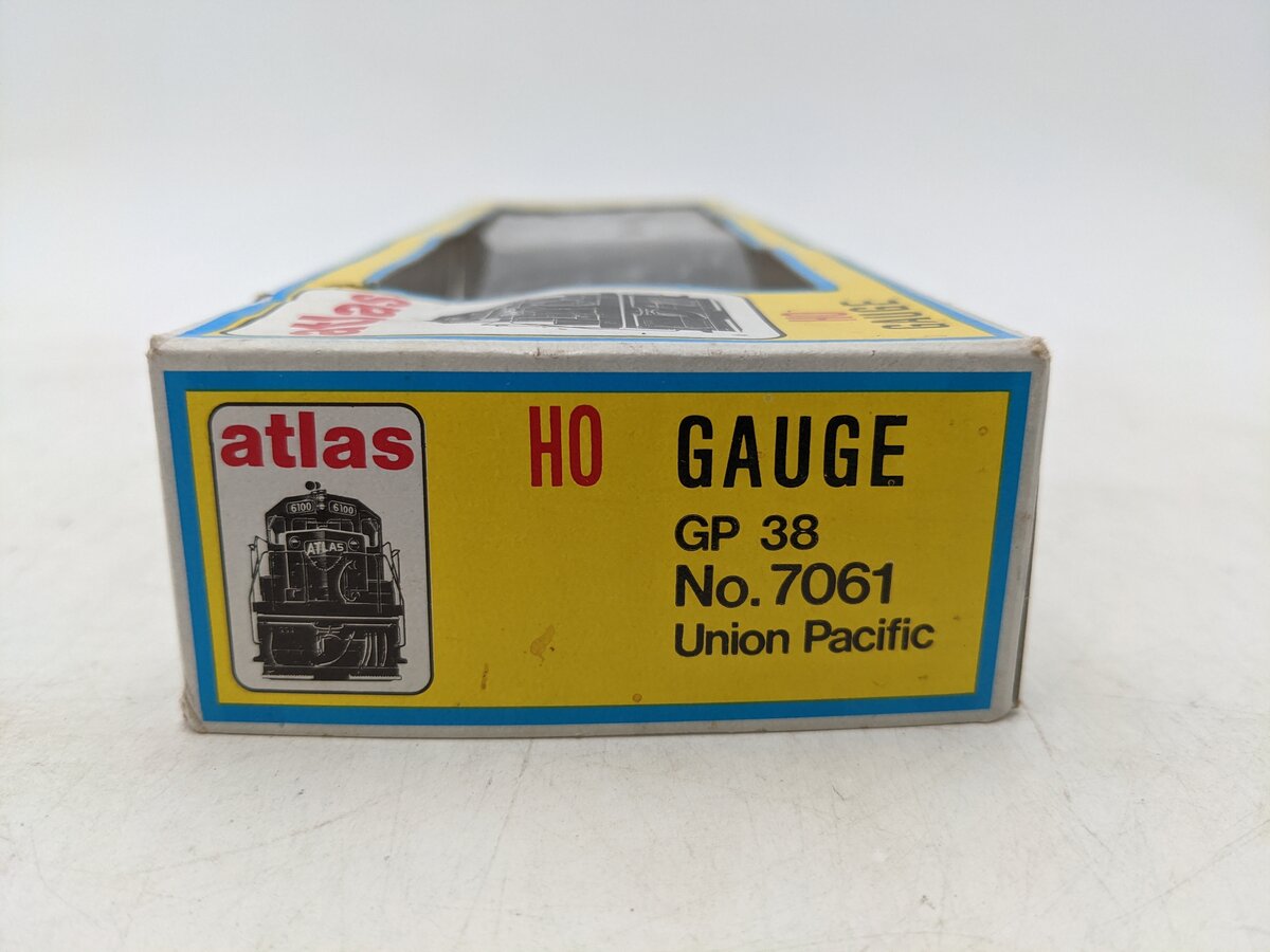 Atlas 7061 HO Union Pacific GP 38 Diesel Locomotive #2048 EX/Box