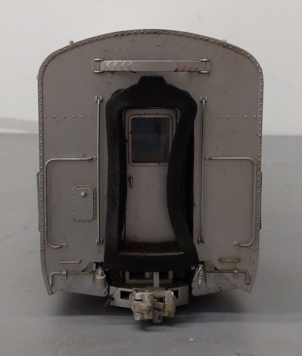 USA Trains R31001-2 G Scale Santa Fe Super Chief Coach Car #3189
