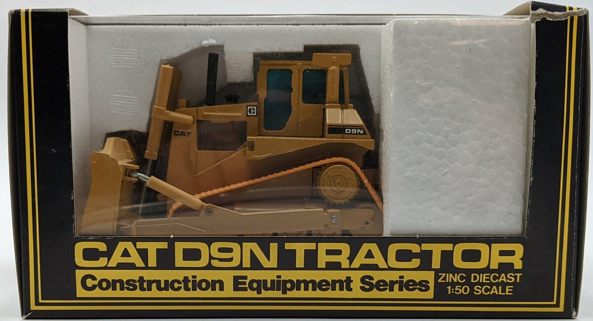 NZG 298 1:50 Caterpillar D9N Track-Type Tractor