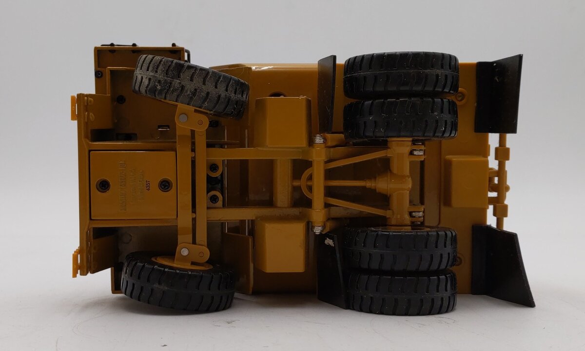 Norscot 55142 1:50 DieCast Caterpillar 777D Off Highway Truck w/Klein Water Tank LN