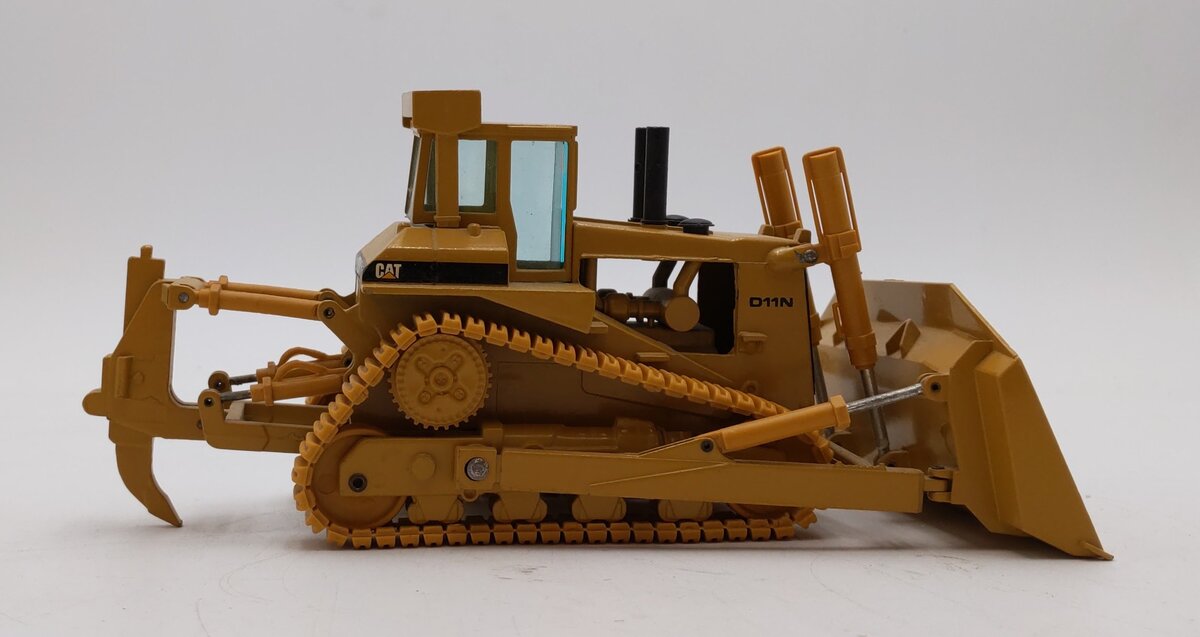Conrad 285 1:50 Scale D11N Bulldozer w/Ripper LN
