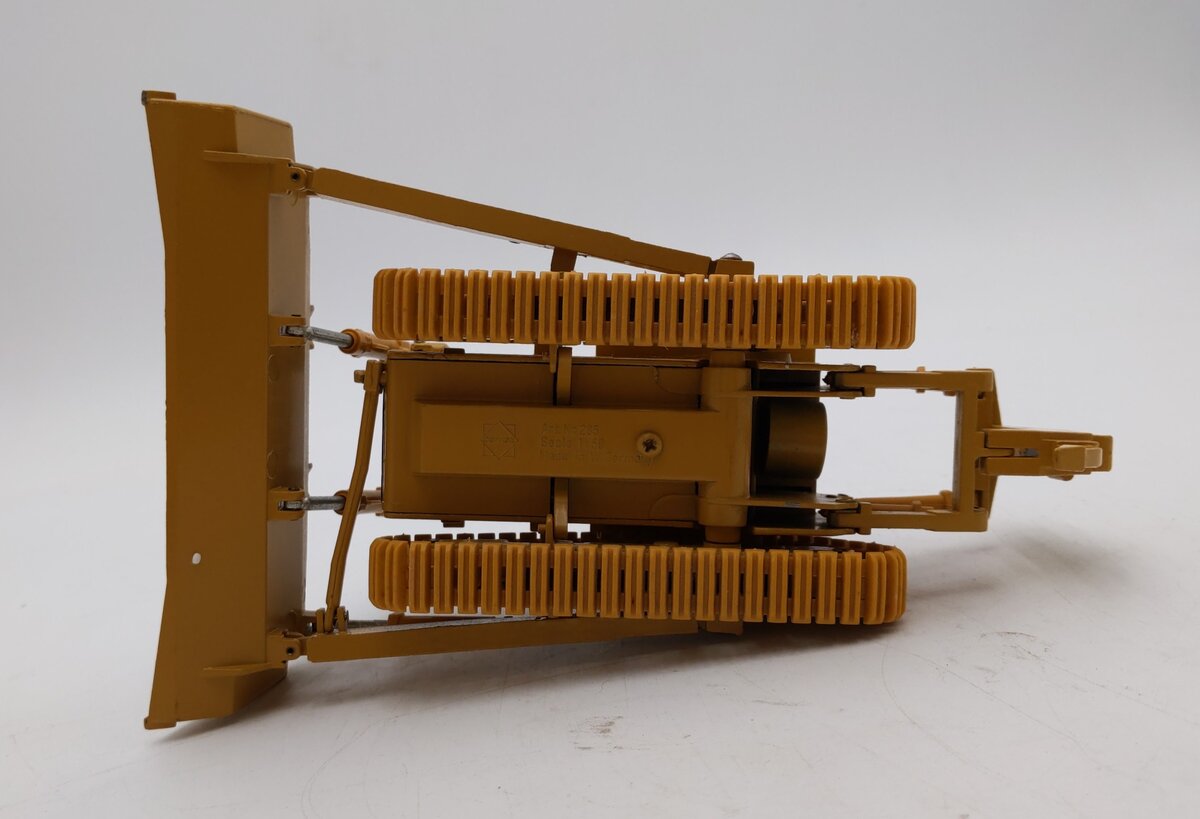 Conrad 285 1:50 Scale D11N Bulldozer w/Ripper LN