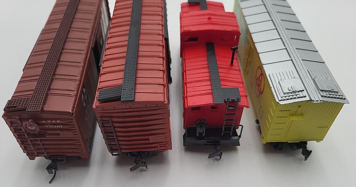 Model Power & Other HO Scale Assorted Freight Cars: 269976, 540, 275167 [4] EX