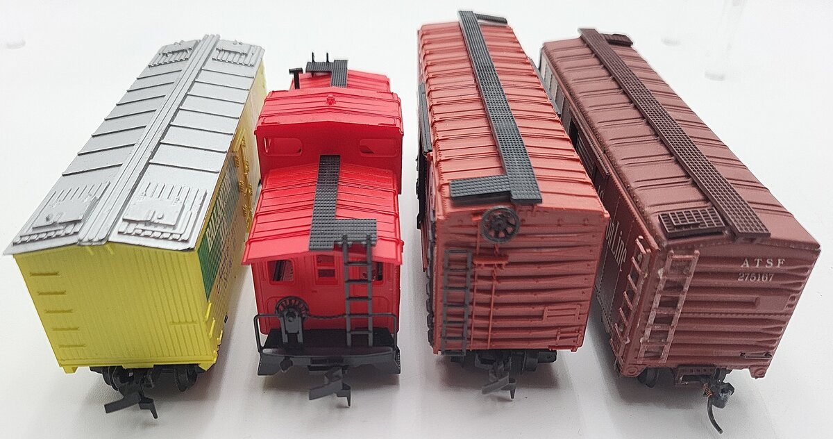 Model Power & Other HO Scale Assorted Freight Cars: 269976, 540, 275167 [4] EX