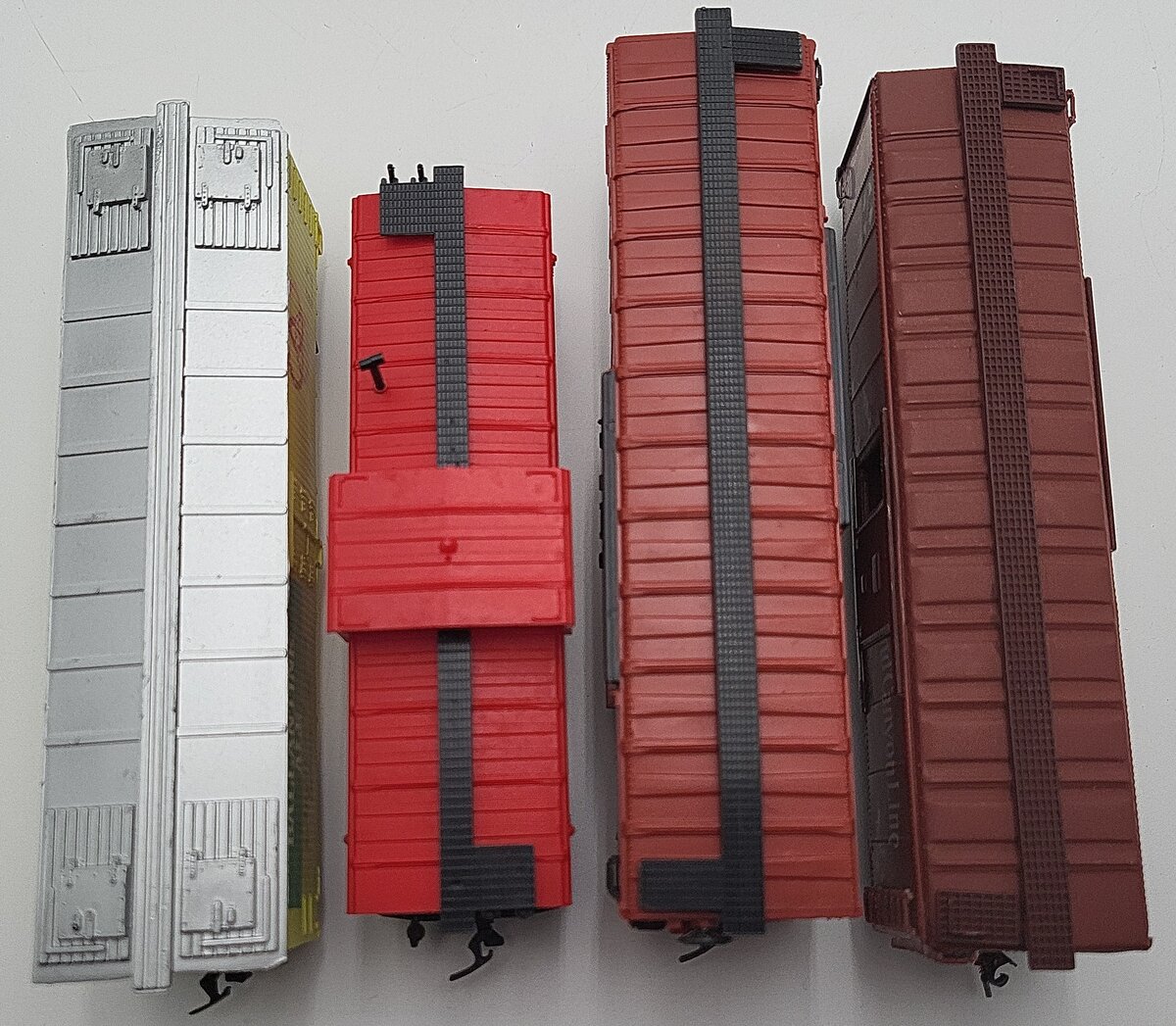 Model Power & Other HO Scale Assorted Freight Cars: 269976, 540, 275167 [4] EX