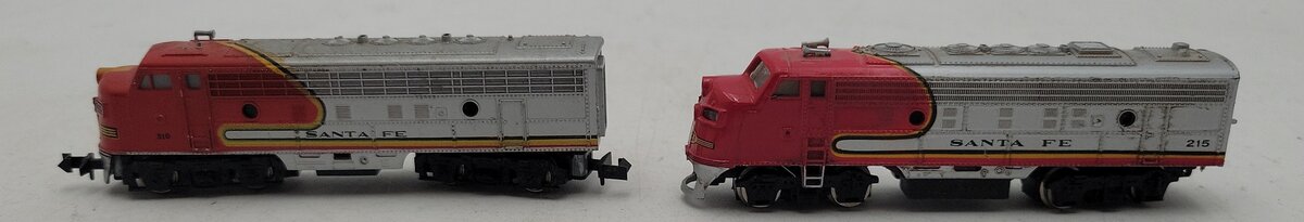 Trix & Other N Atchison Topeka Santa Fe Powered & Unpowered AA Units #215,510 EX