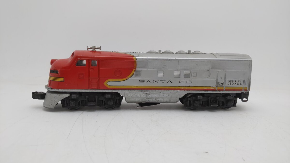 Lionel 2243P Vintage O Santa Fe F-3 A Powered Diesel Locomotive EX