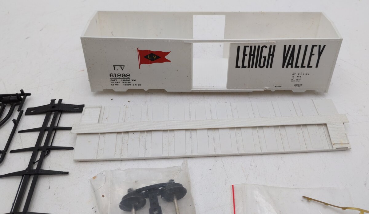 Pacific Rail 61898 S Gauge Lehigh Valley 1937 AAR 40' Boxcar Kit EX/Box
