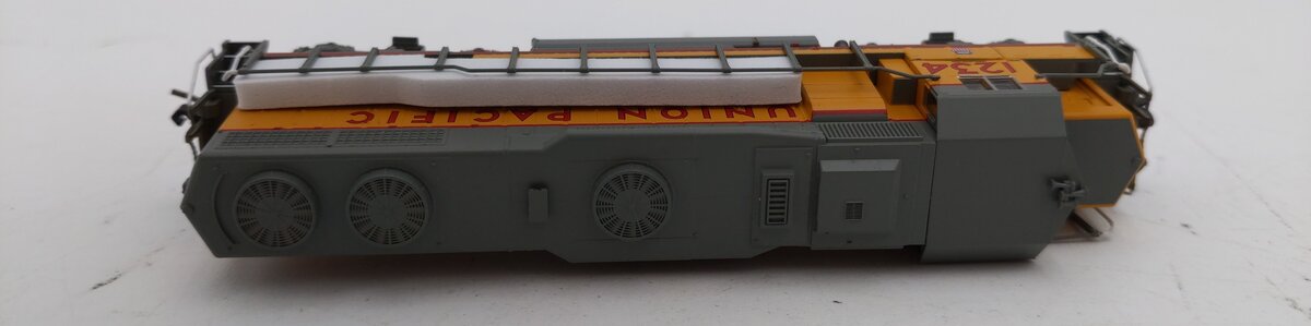 Atlas 40005910 N Union Pacific Silver Series GP39-2 Diesel Locomotive #1234 LN/Box