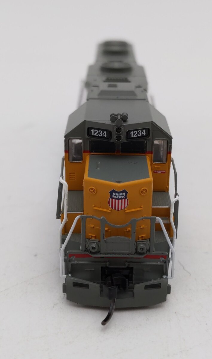 Atlas 40005910 N Union Pacific Silver Series GP39-2 Diesel Locomotive #1234 LN/Box
